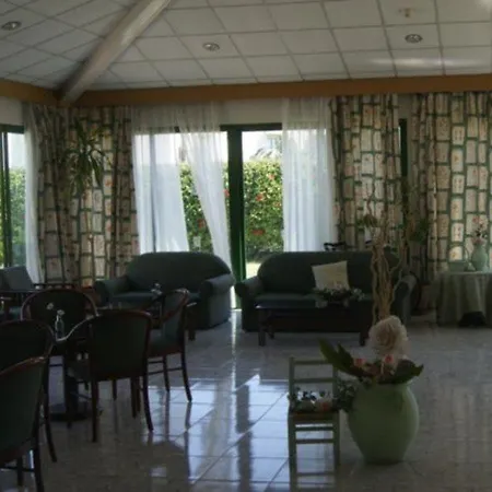 Aparthotel Mandalena